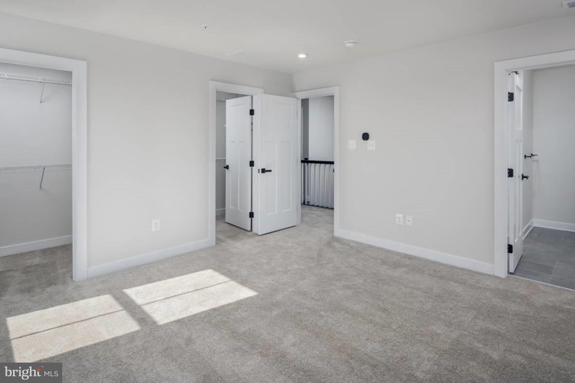 CREEKSIDE VILLAGE - Residential