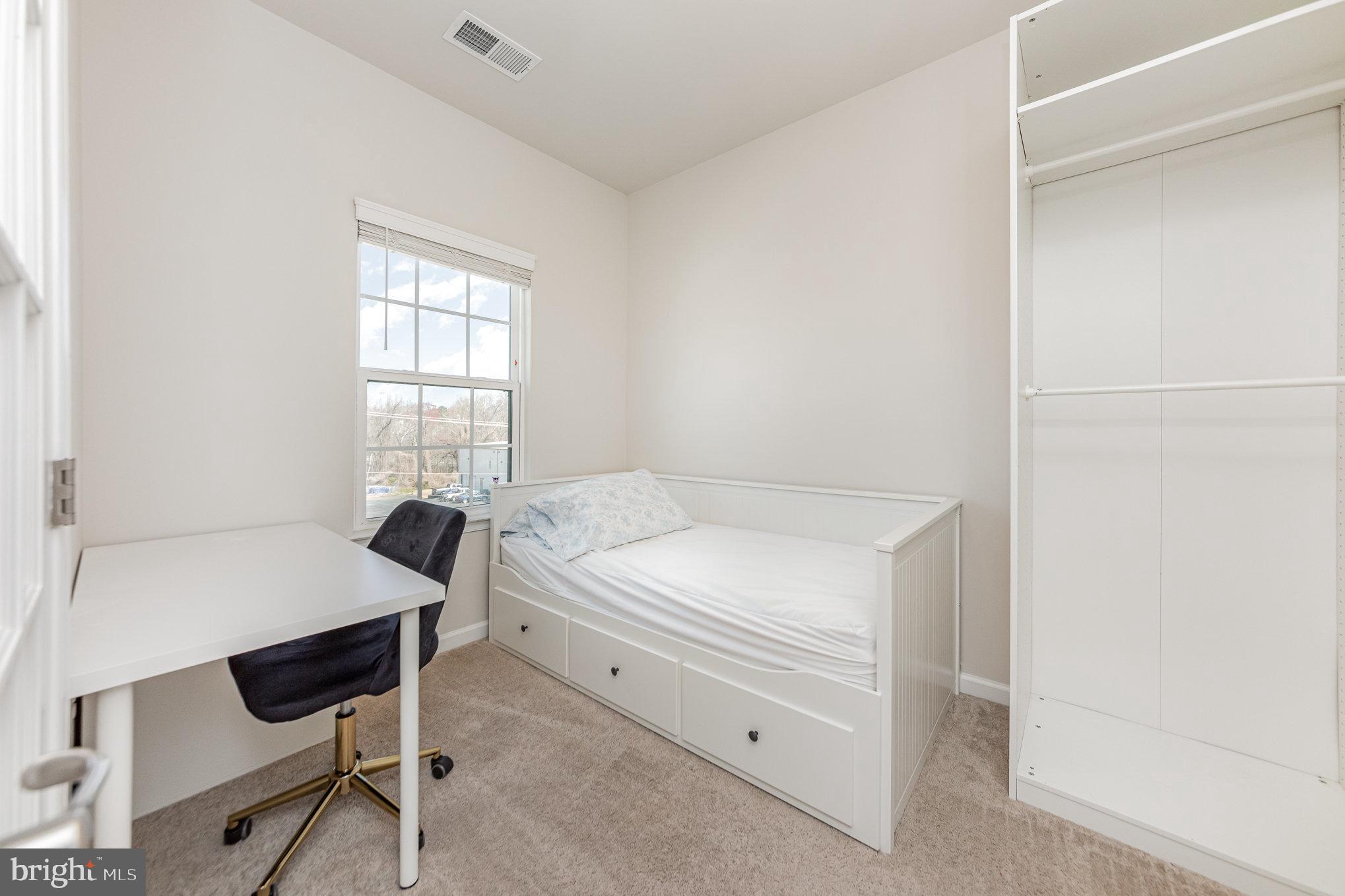 FREDERICKSBURG CITY - Residential Lease