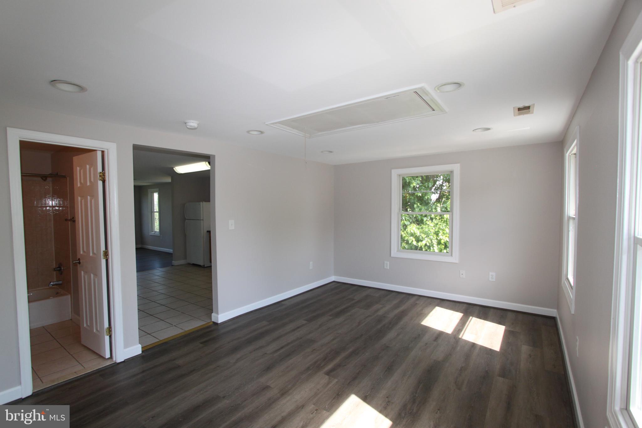 CHARLES TOWN - Residential Lease