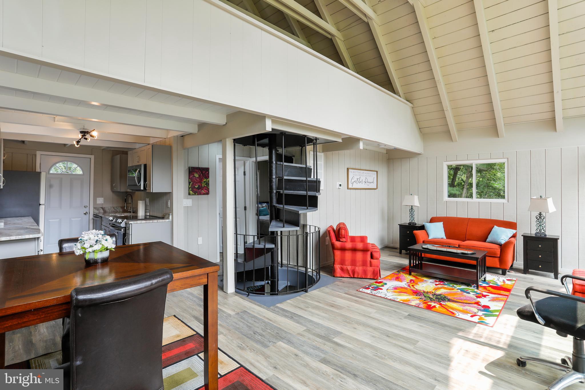 KEYES FERRY ACRES - Residential