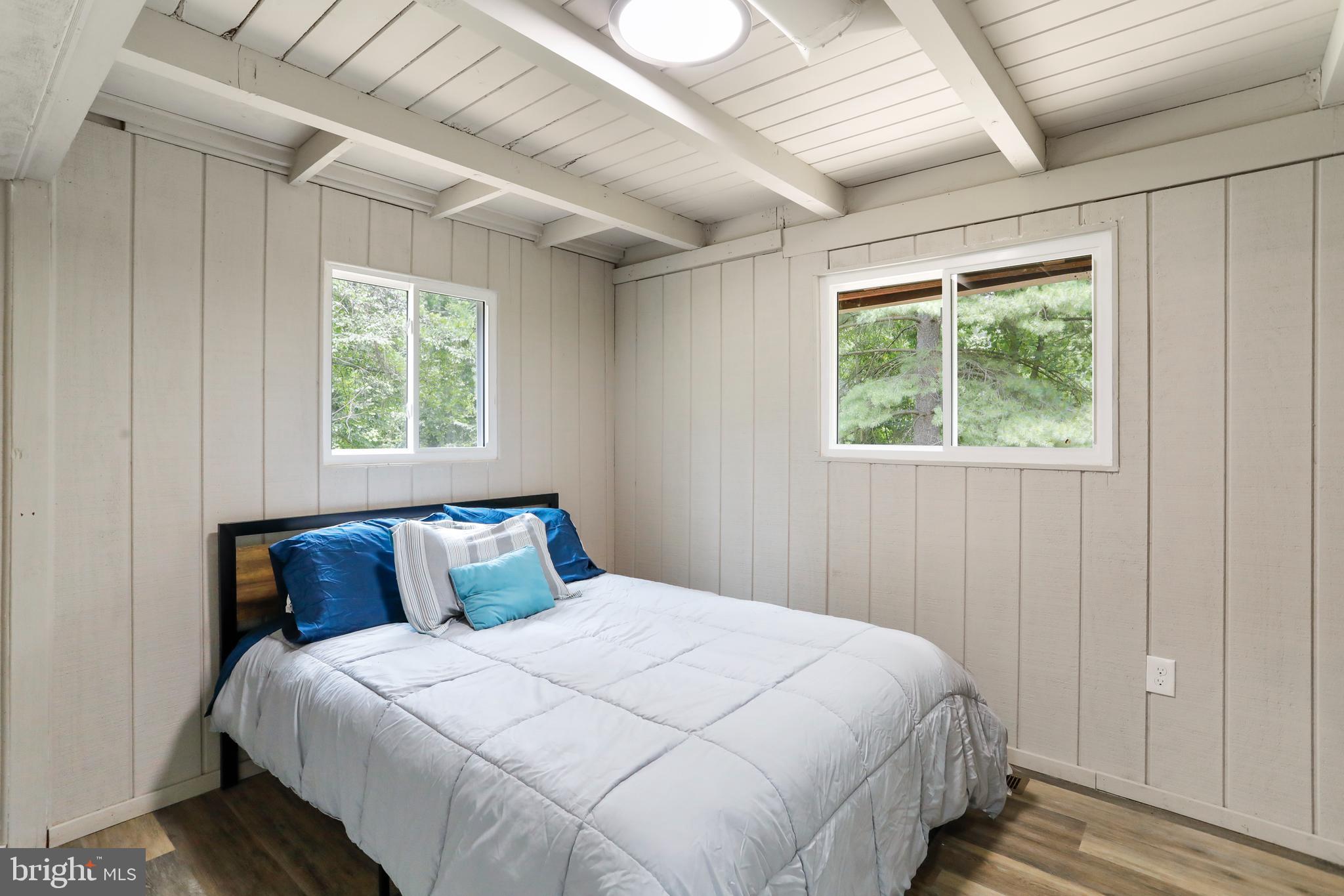 KEYES FERRY ACRES - Residential