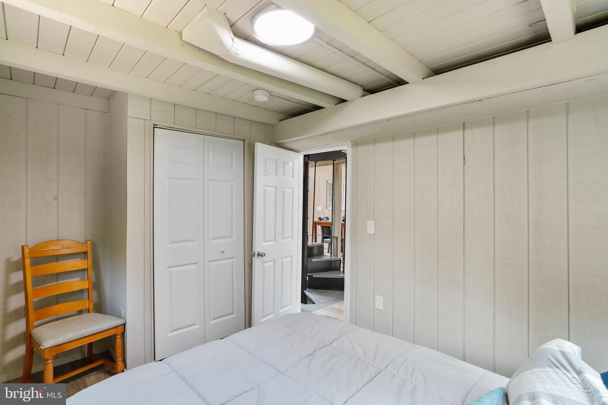 KEYES FERRY ACRES - Residential