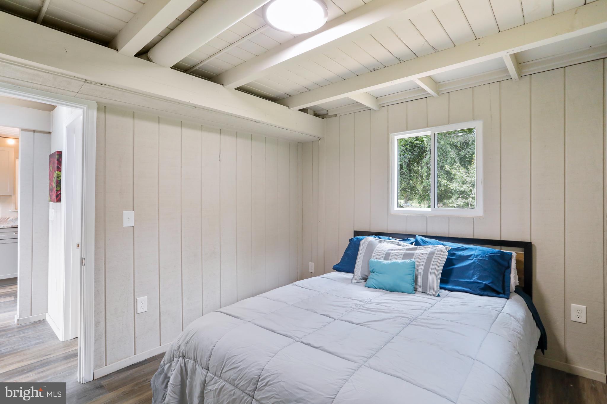 KEYES FERRY ACRES - Residential