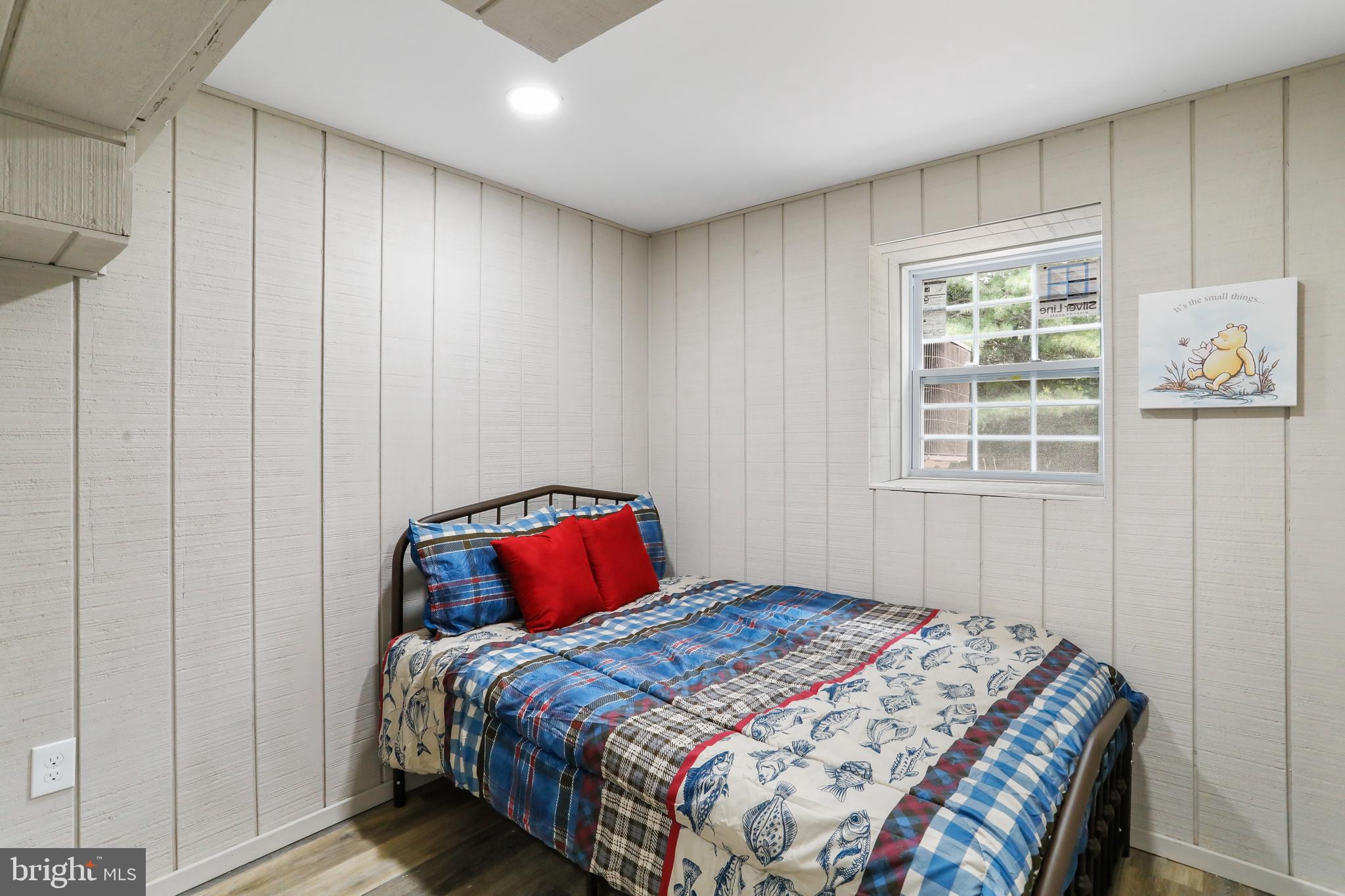 KEYES FERRY ACRES - Residential