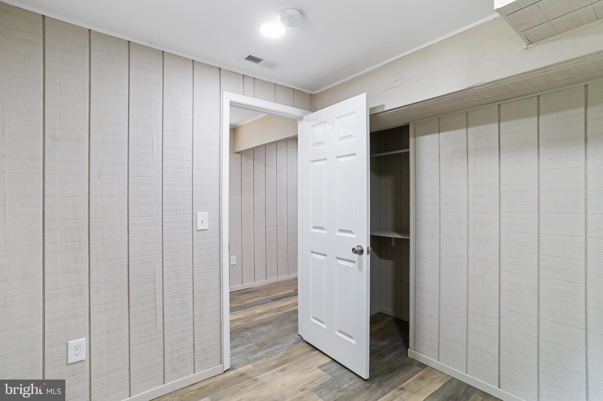 KEYES FERRY ACRES - Residential