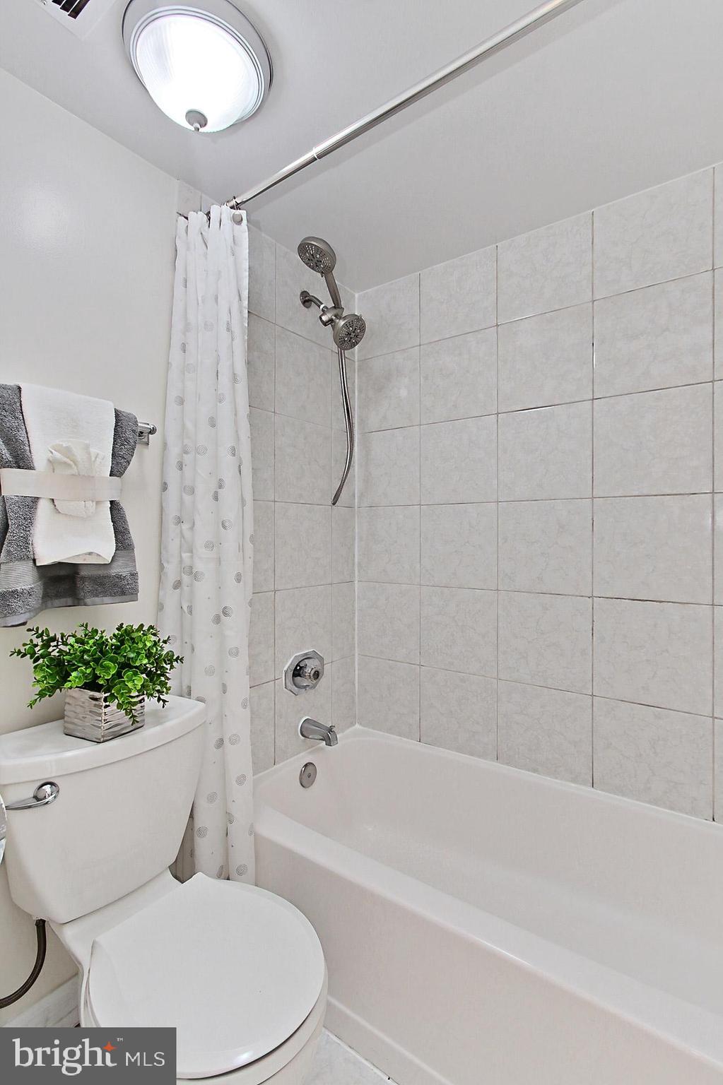 WATERGATE AT LANDMARK - Residential