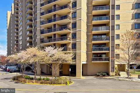 307 Yoakum Parkway Unit 1206, Alexandria, VA 22304 - MLS#: VAAX2043476