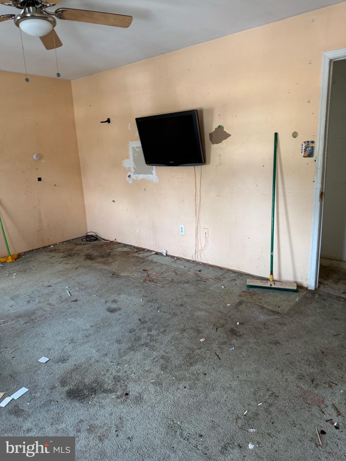 HILLCREST ORCHARDS - Residential