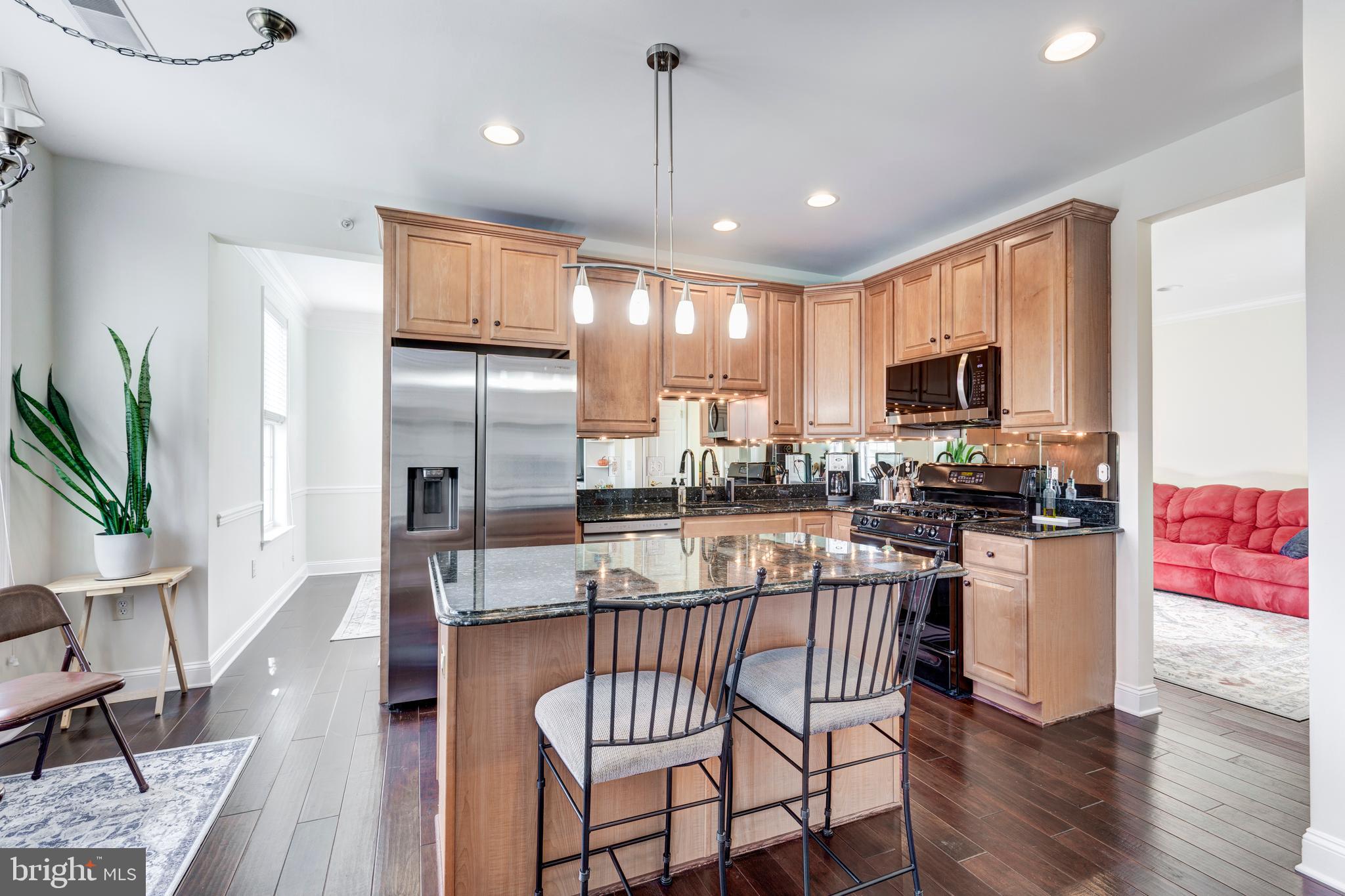 2540 KENSINGTON GARDENS 406