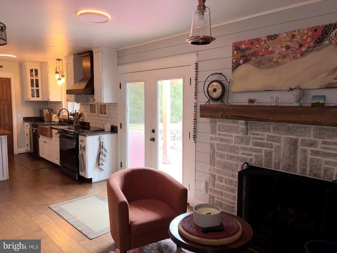 PLEASANT HILLS - Residential