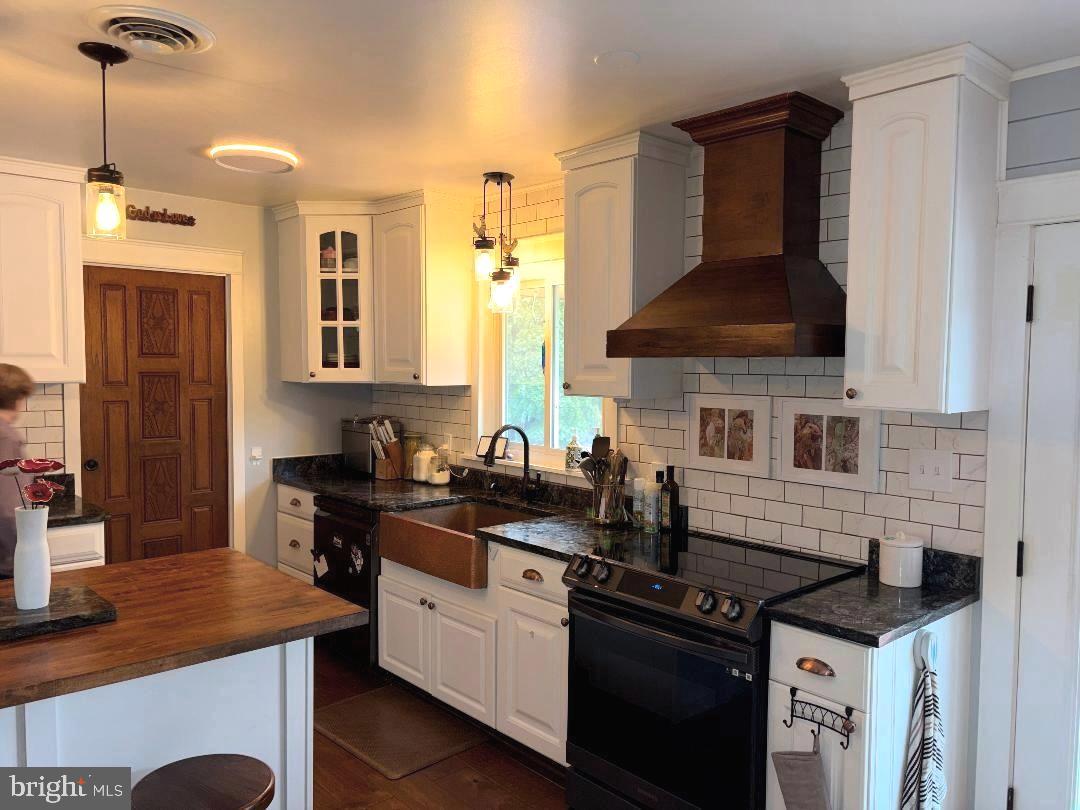 PLEASANT HILLS - Residential