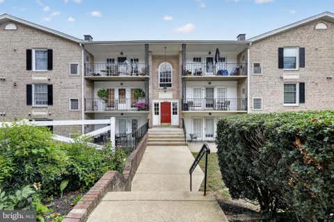 Photo of 12705 Gordon Boulevard #30, WOODBRIDGE, VA 22192 (MLS # VAPW2128170)