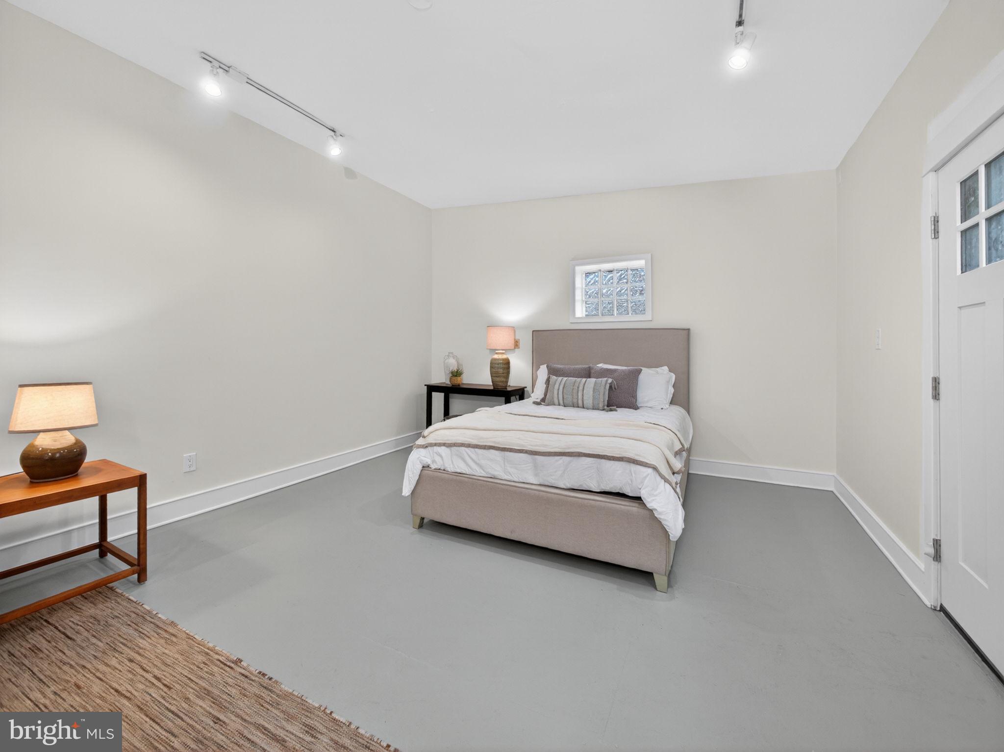 OLDE KENSINGTON - Residential Income