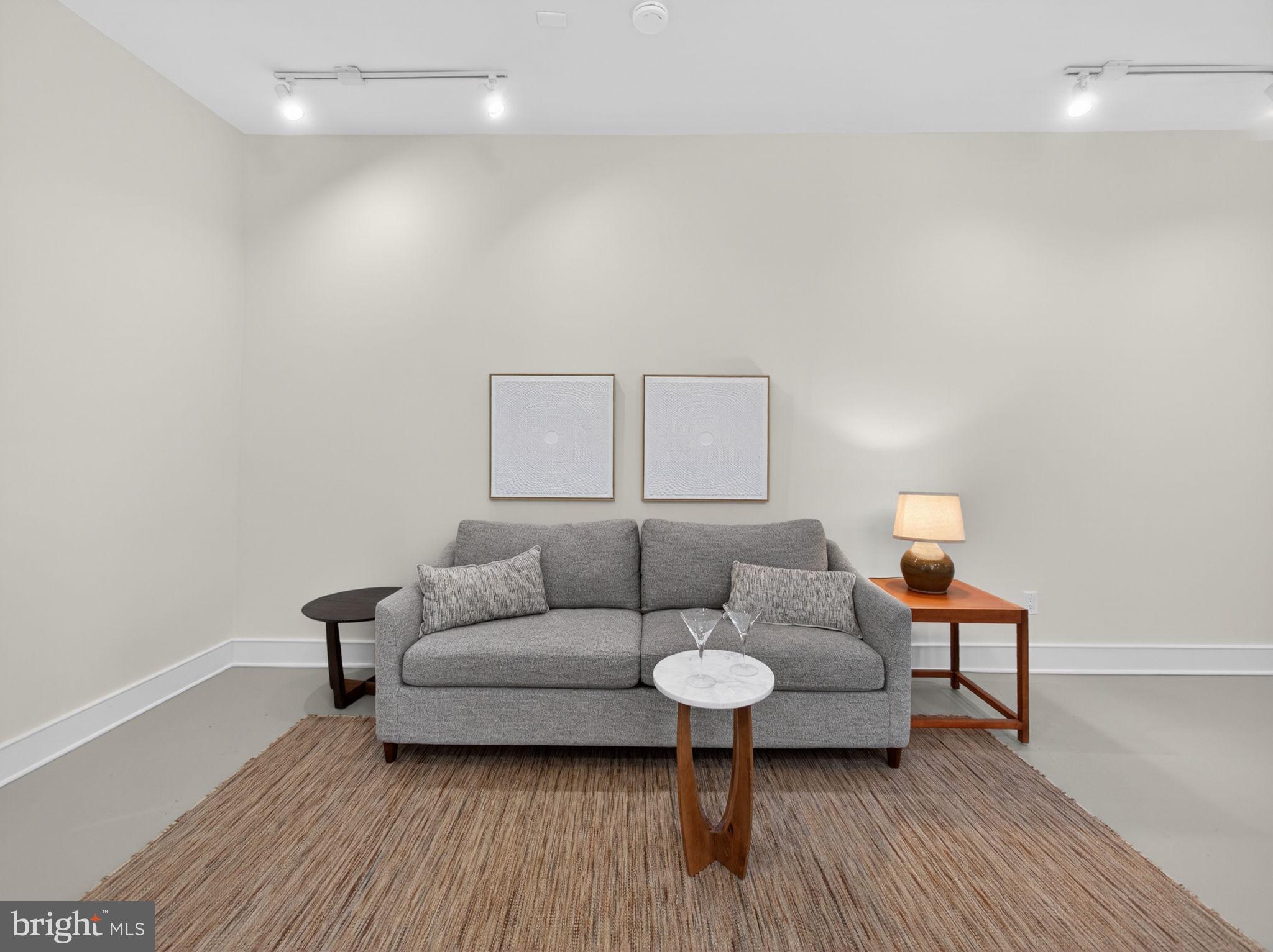 OLDE KENSINGTON - Residential Income