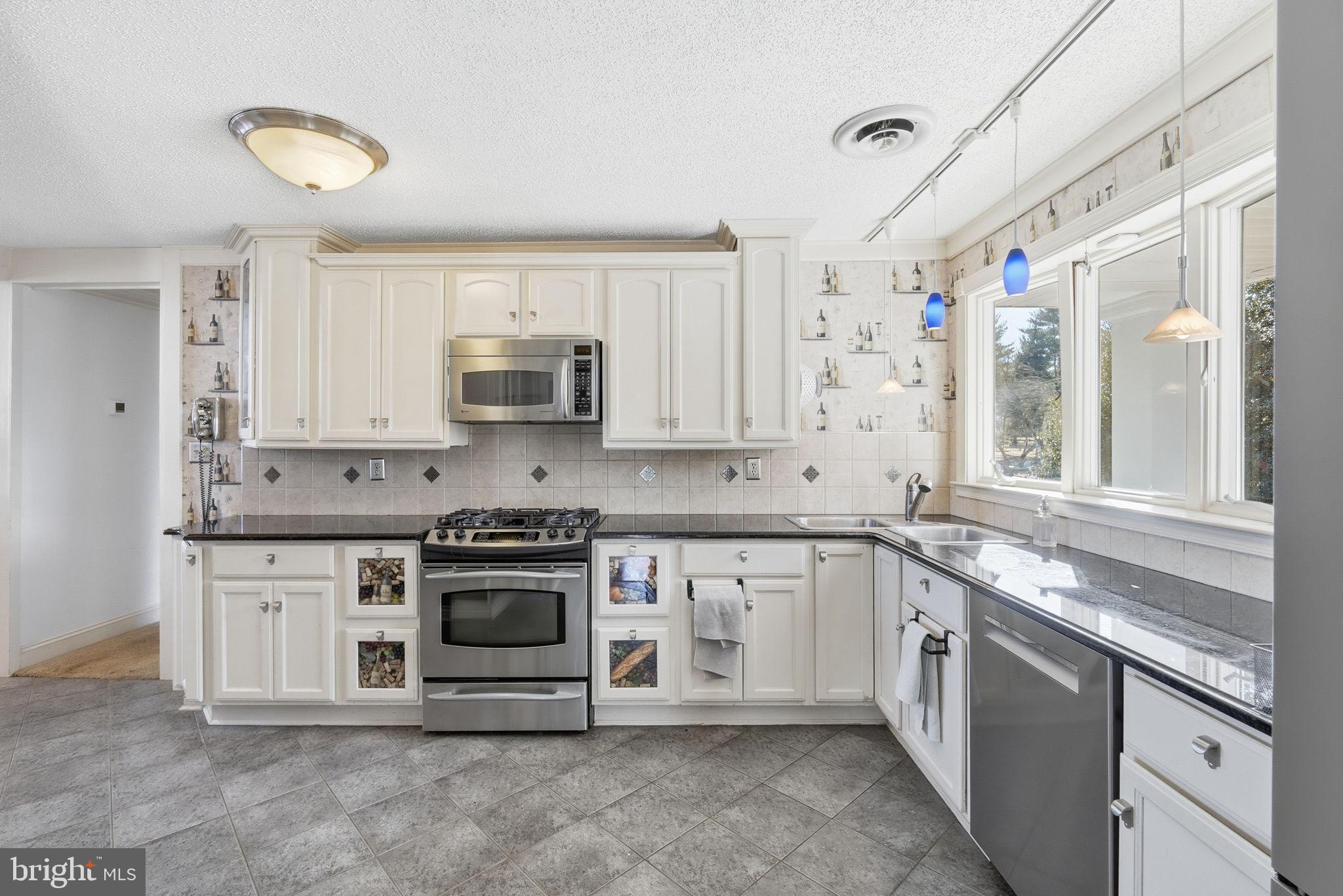 PLEASANT COVE - Residential