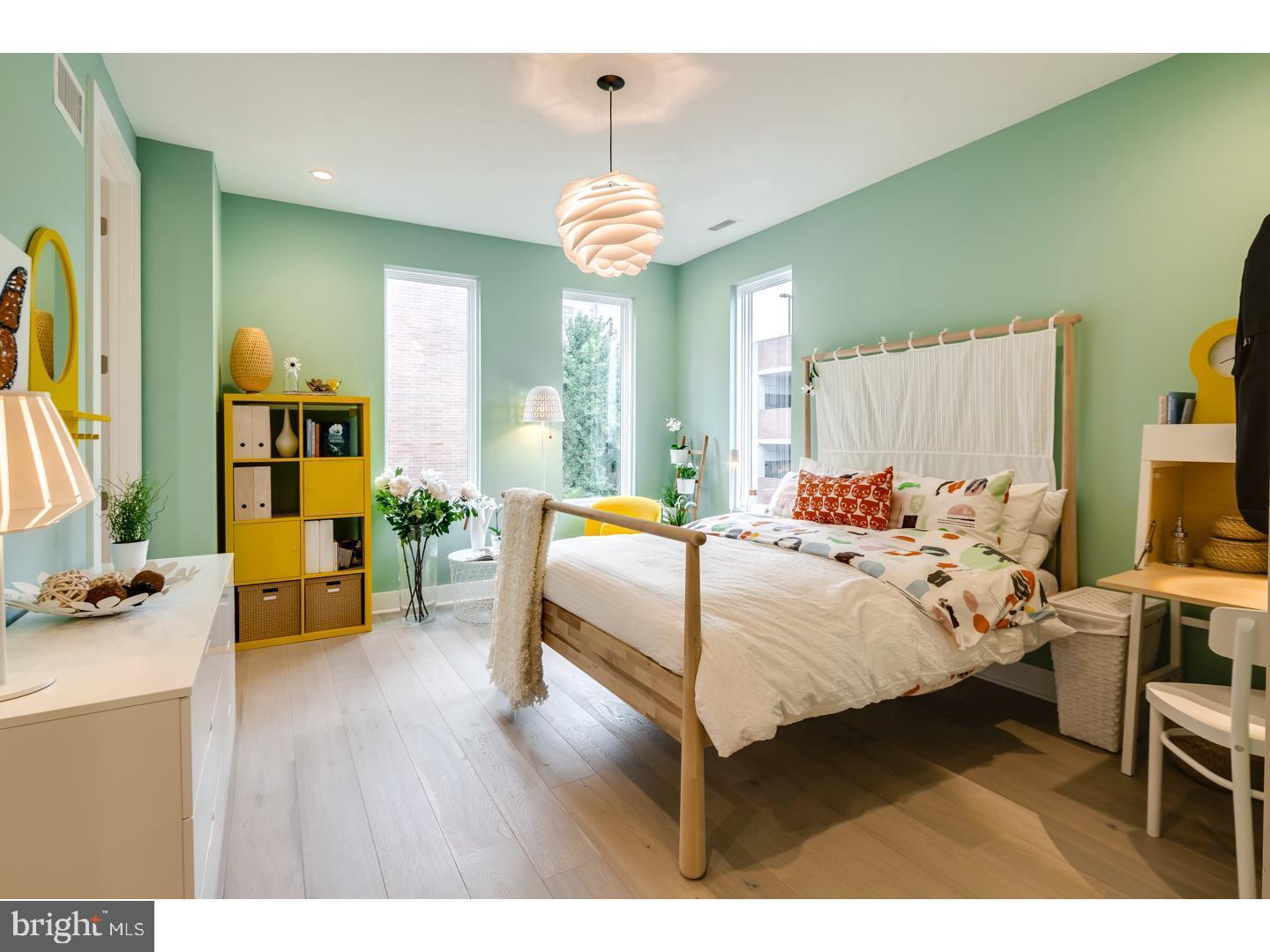 SOCIETY HILL - Residential