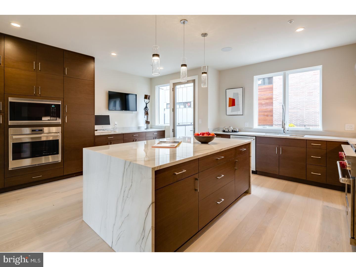 SOCIETY HILL - Residential