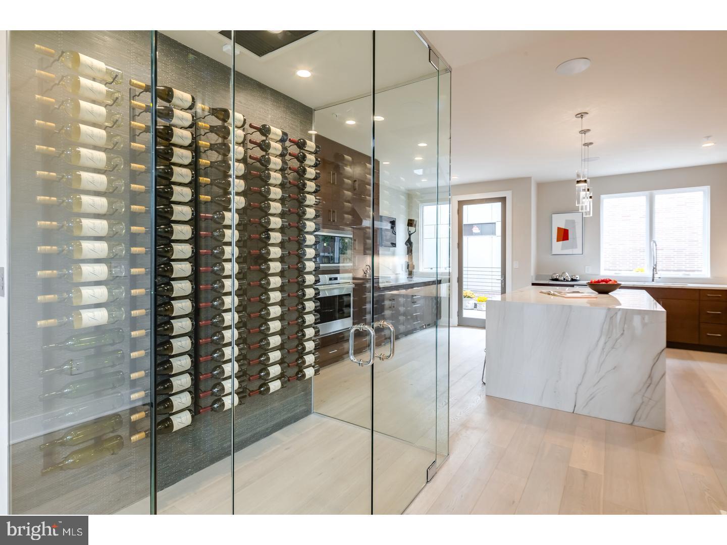 SOCIETY HILL - Residential