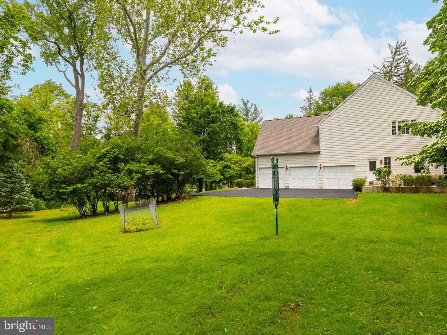 MEADOWBROOK - Residential