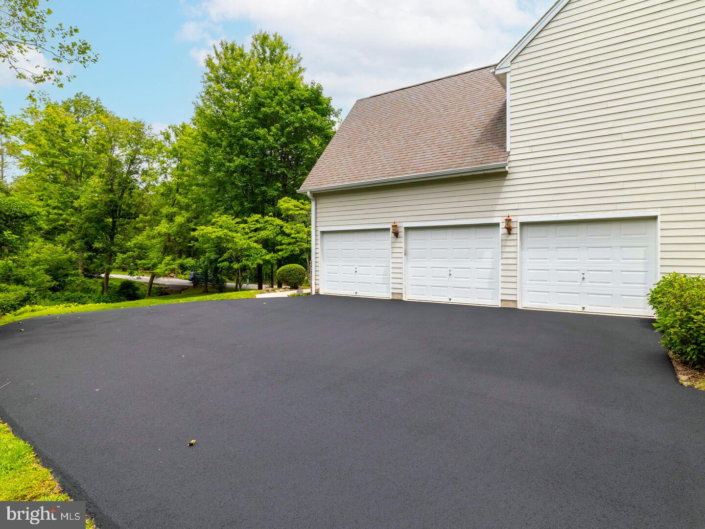 MEADOWBROOK - Residential