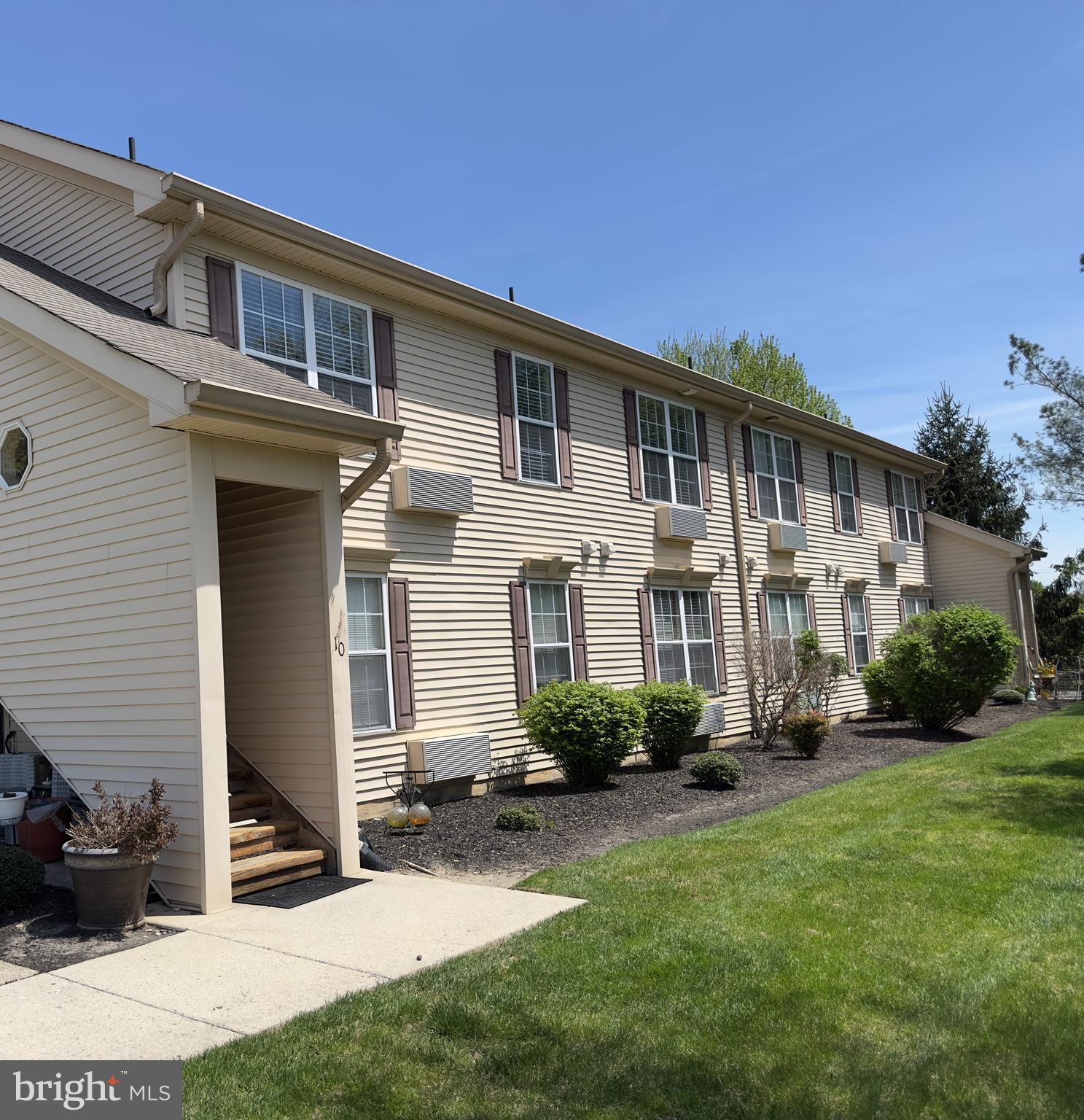 10 SEQUOIA DRIVE