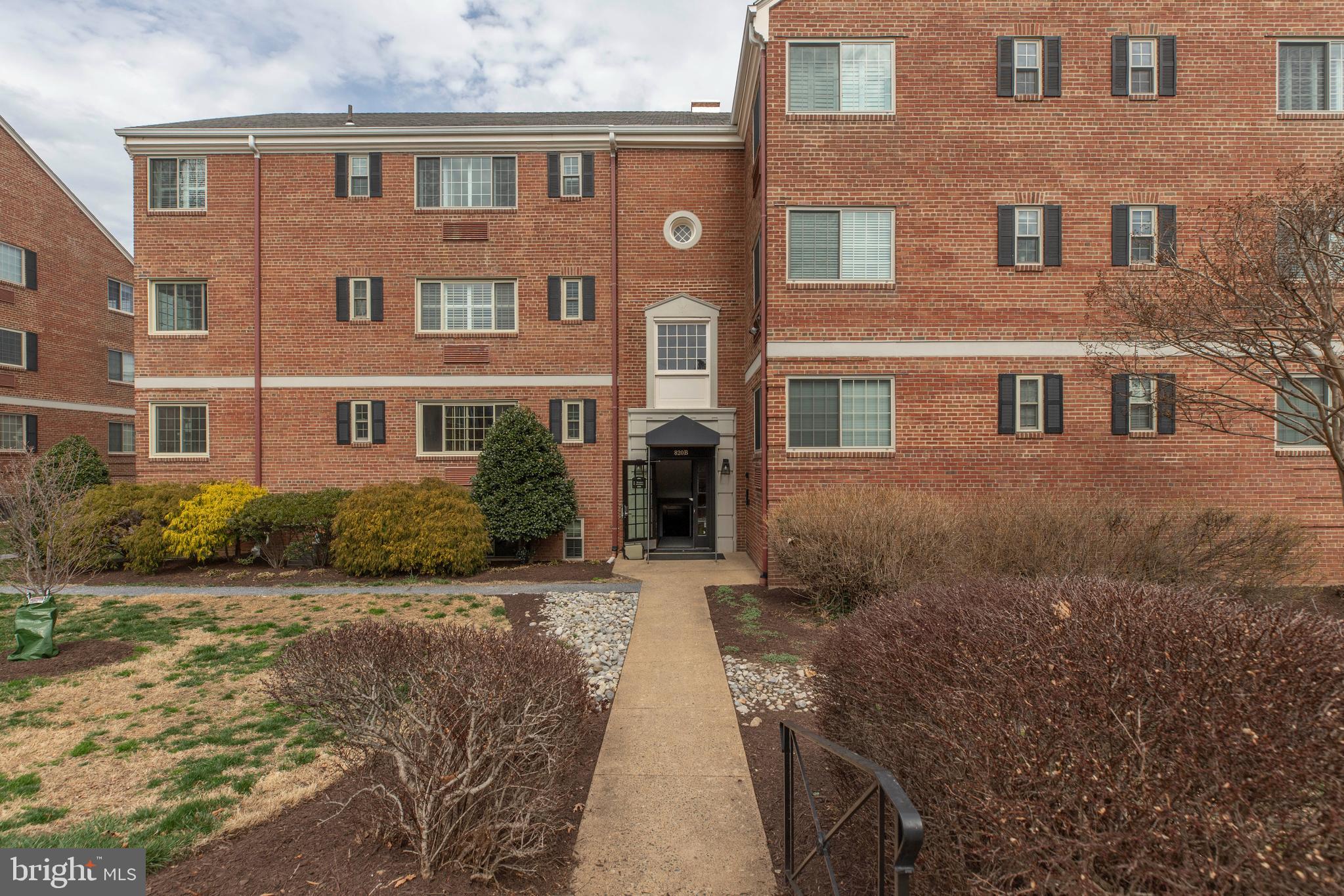 820B S WASHINGTON STREET 325