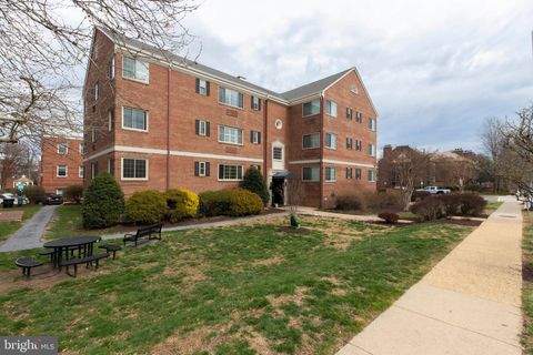 Condo For Sale - 820B S Washington Street #325<br/> Alexandria City County, ALEXANDRIA, VA 22314