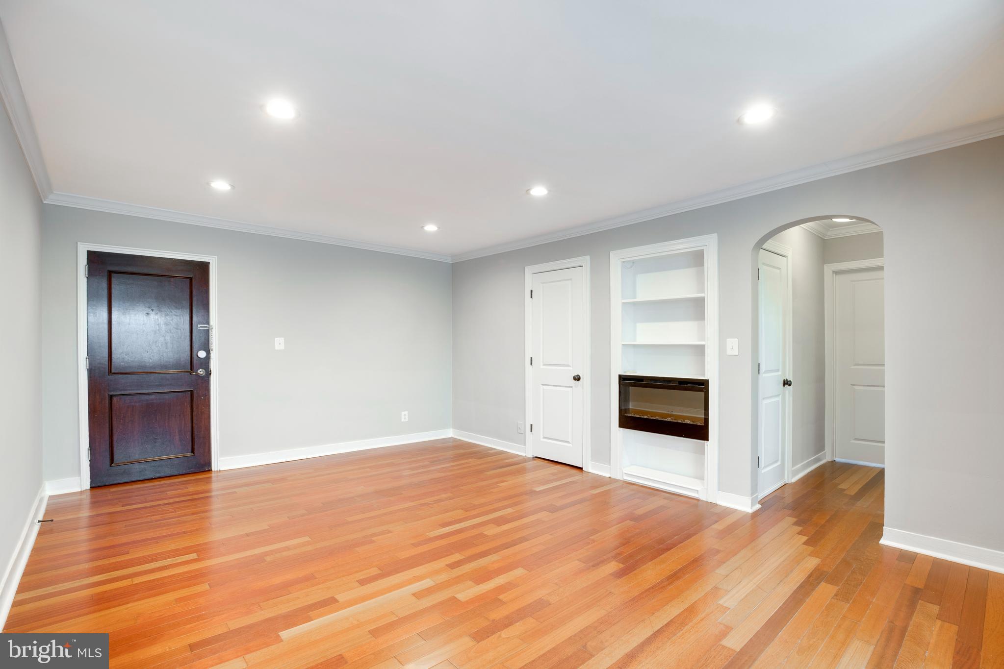 820B S WASHINGTON STREET 325