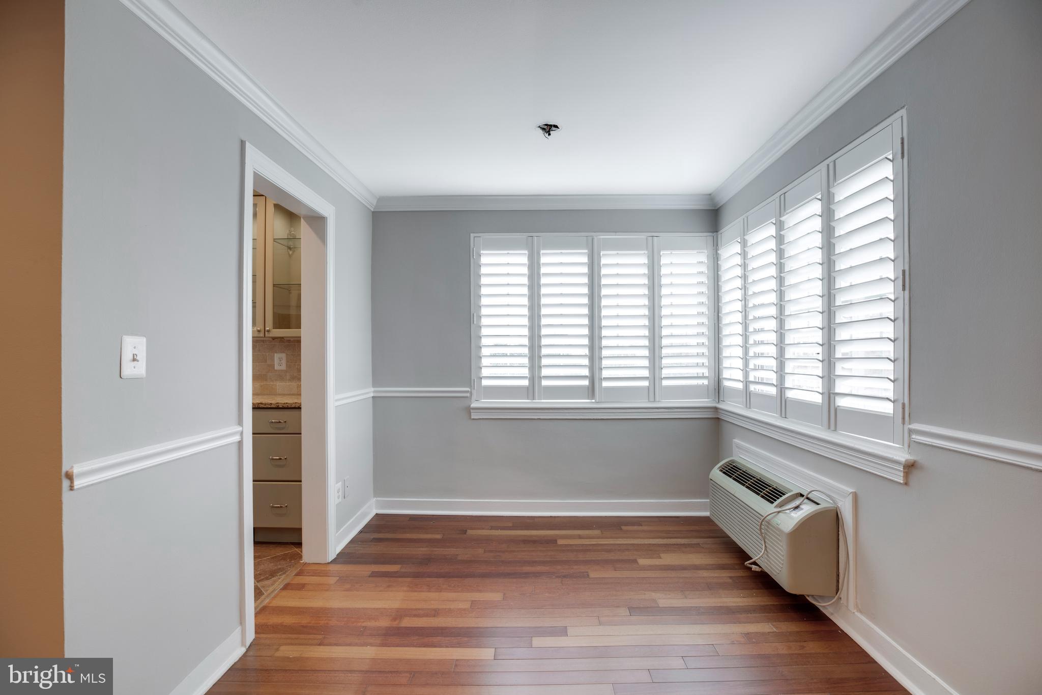 820B S WASHINGTON STREET 325