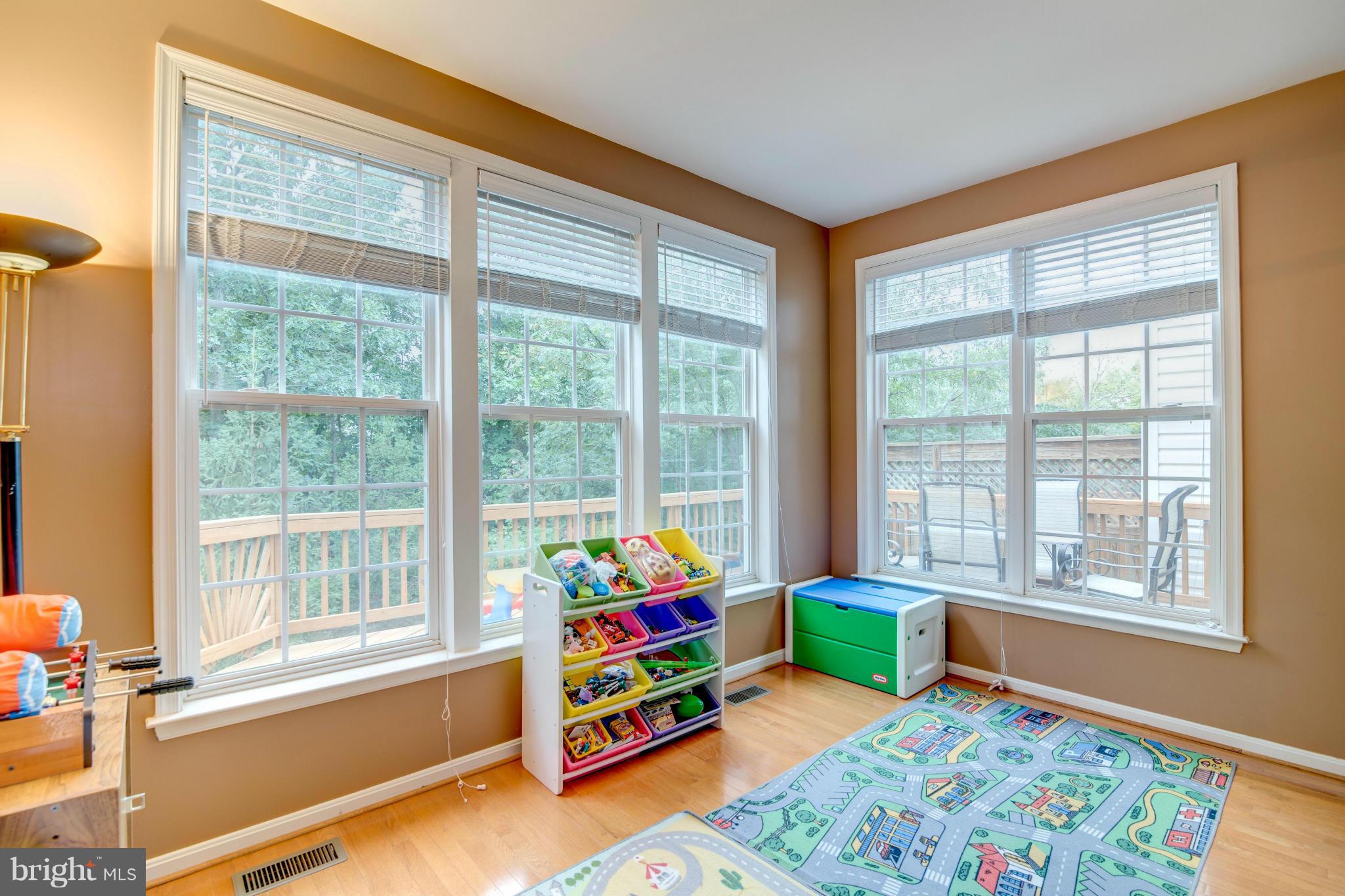 TALL OAKS - Residential Lease