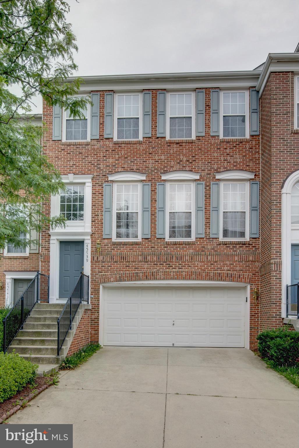 TALL OAKS - Residential Lease