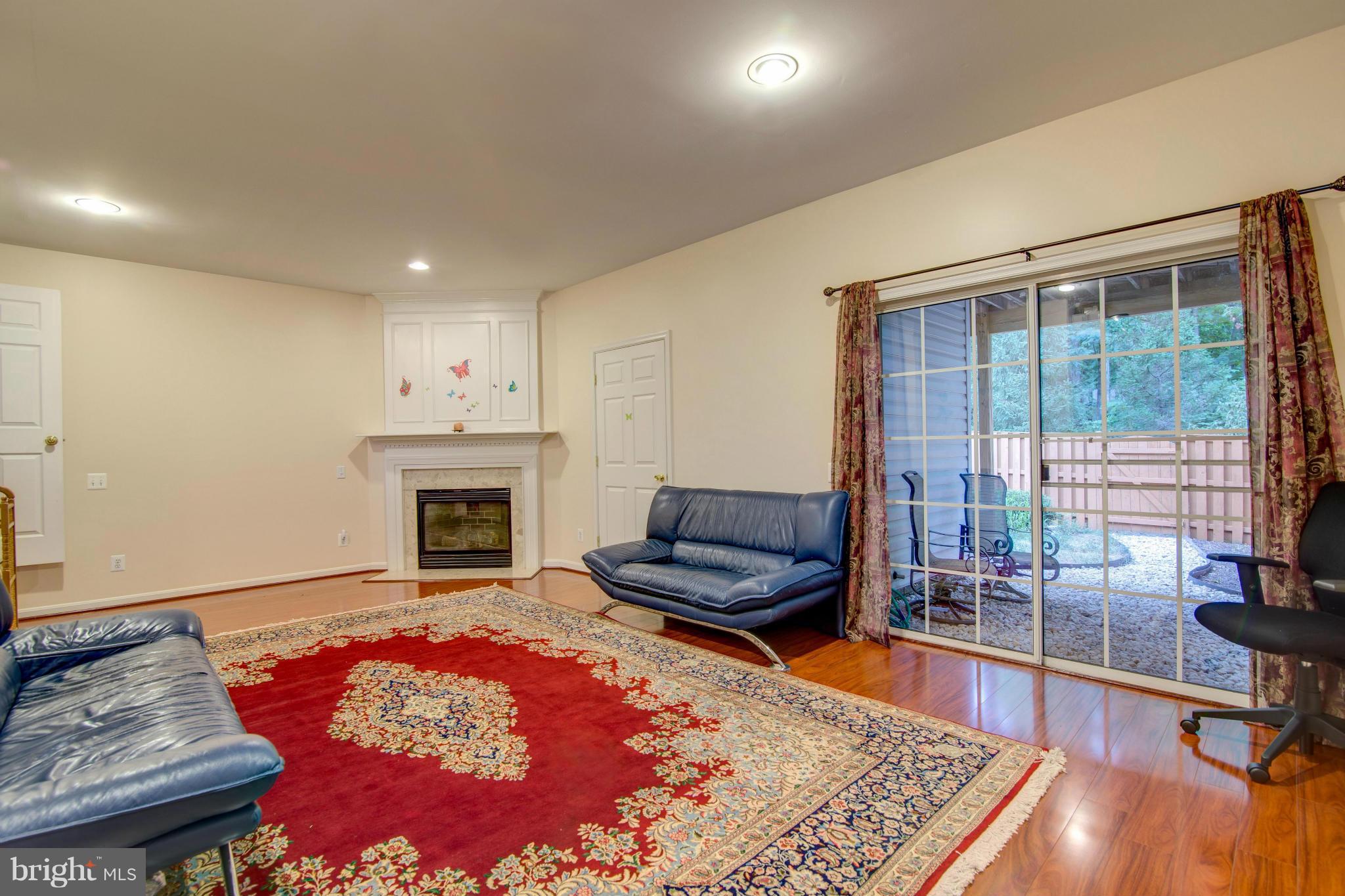 TALL OAKS - Residential Lease