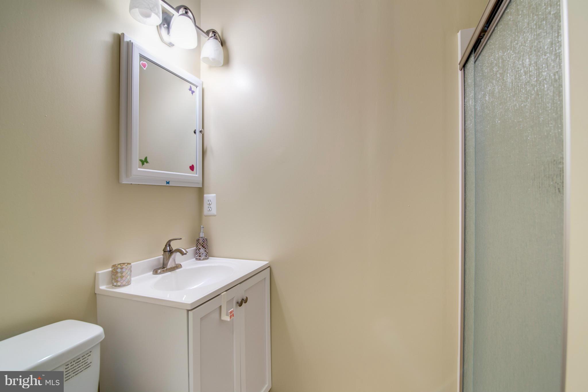 TALL OAKS - Residential Lease