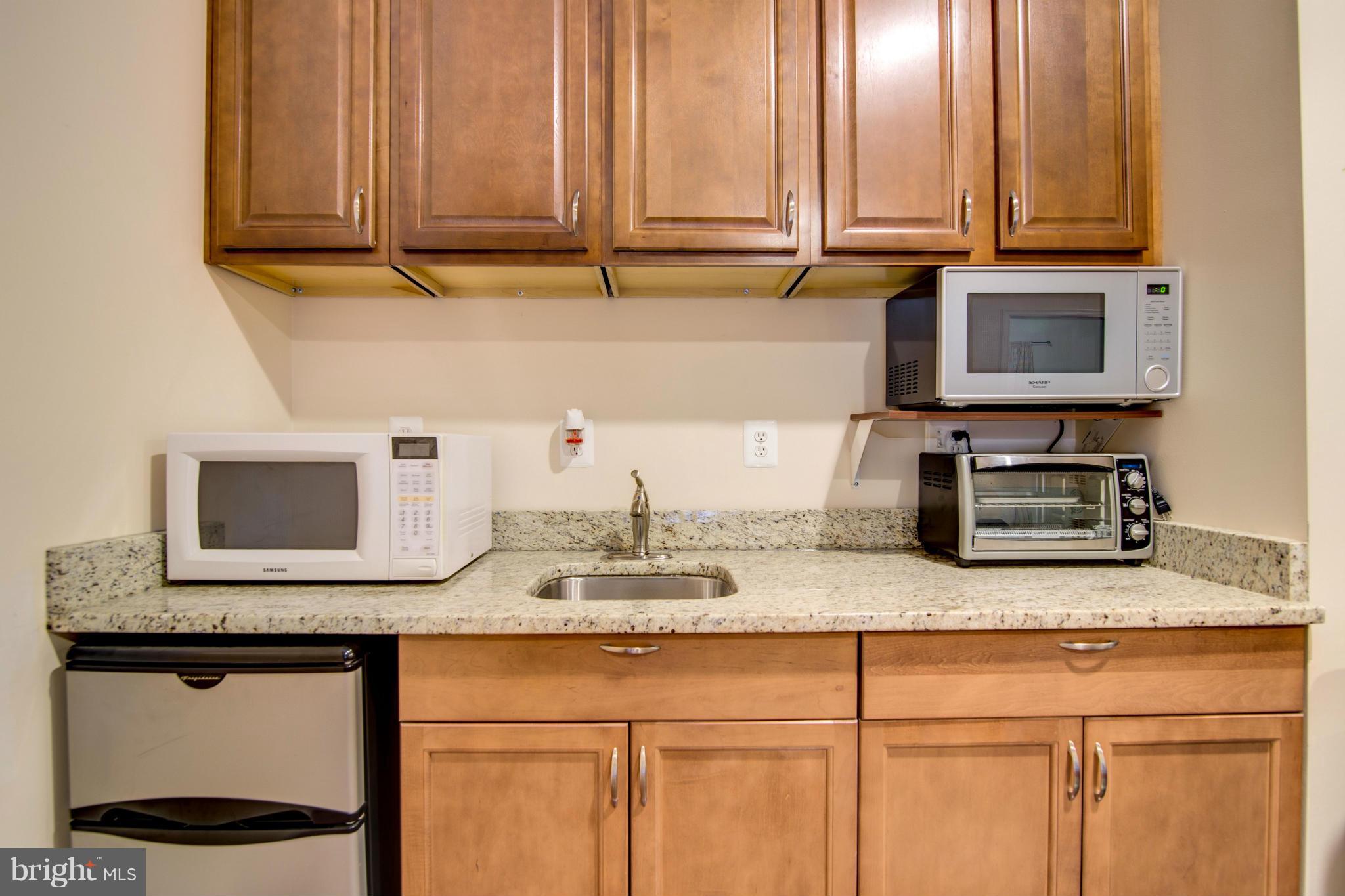 TALL OAKS - Residential Lease