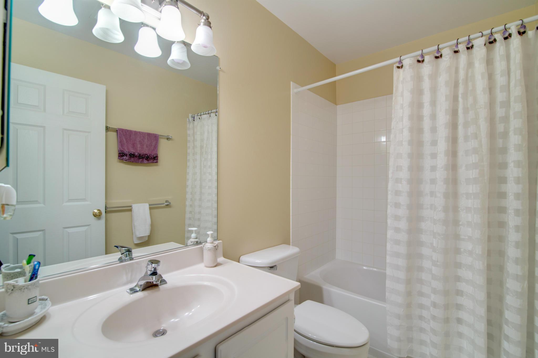 TALL OAKS - Residential Lease