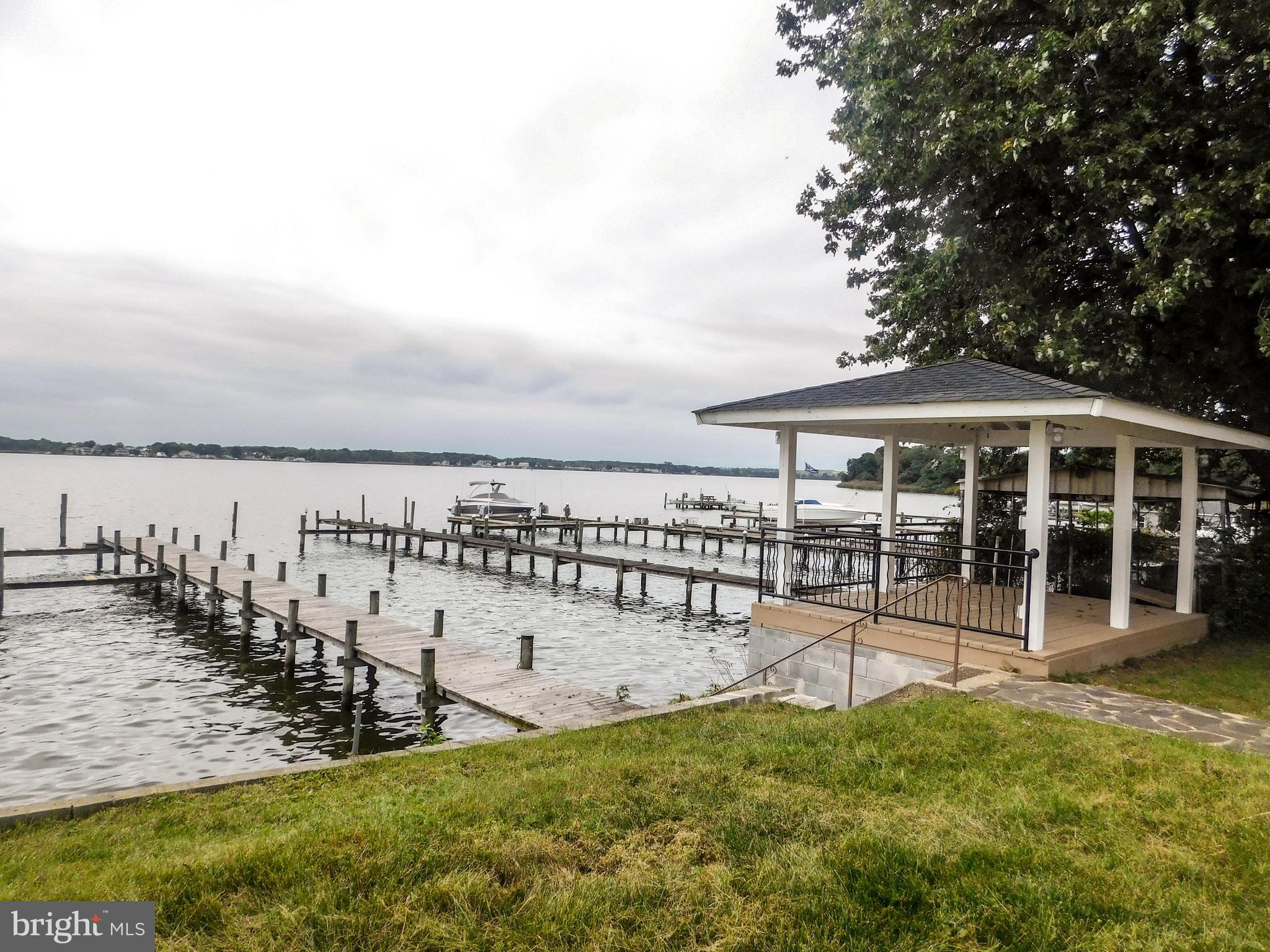 HYDE PARK - Residential