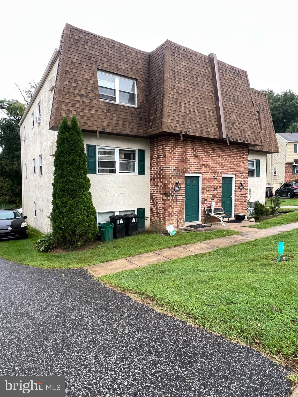 135 MEADOWBROOK LANE