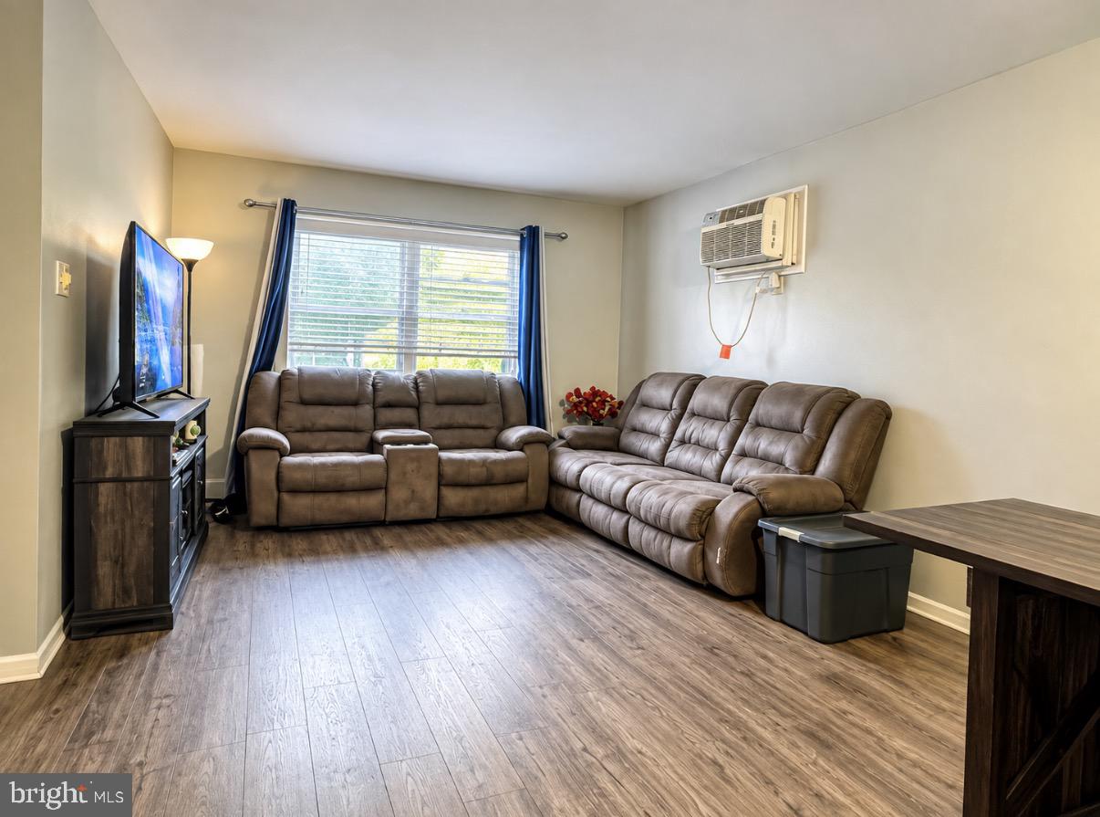 135 MEADOWBROOK LANE