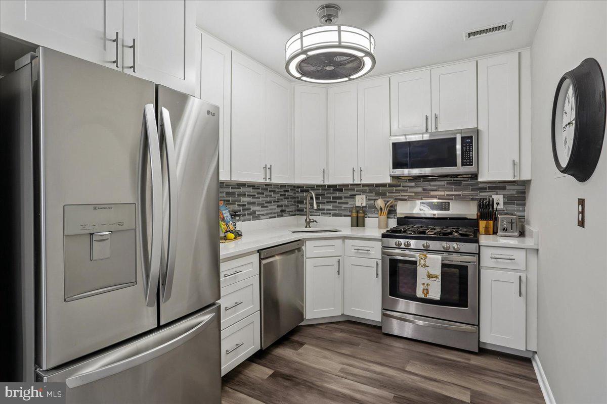 WHITEHALL - Residential