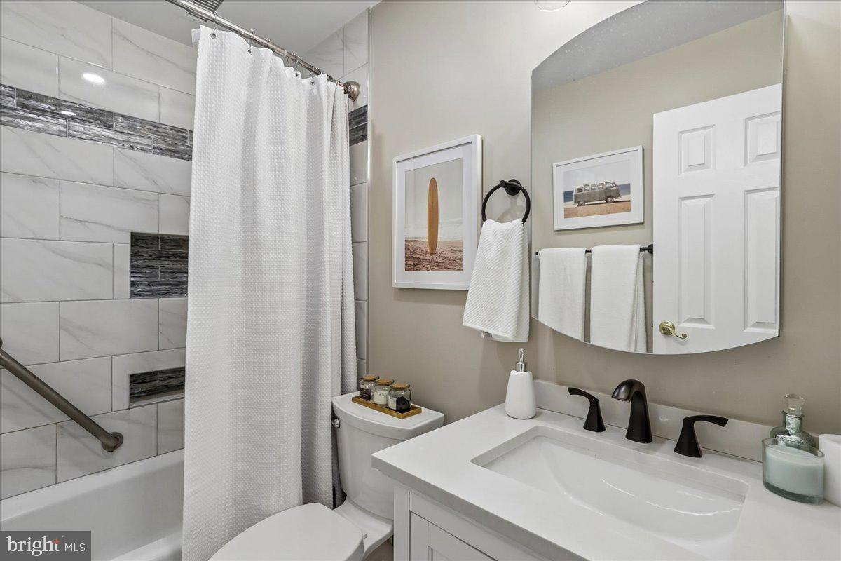 WHITEHALL - Residential