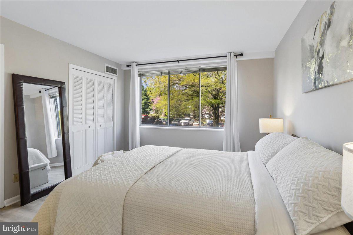 WHITEHALL - Residential