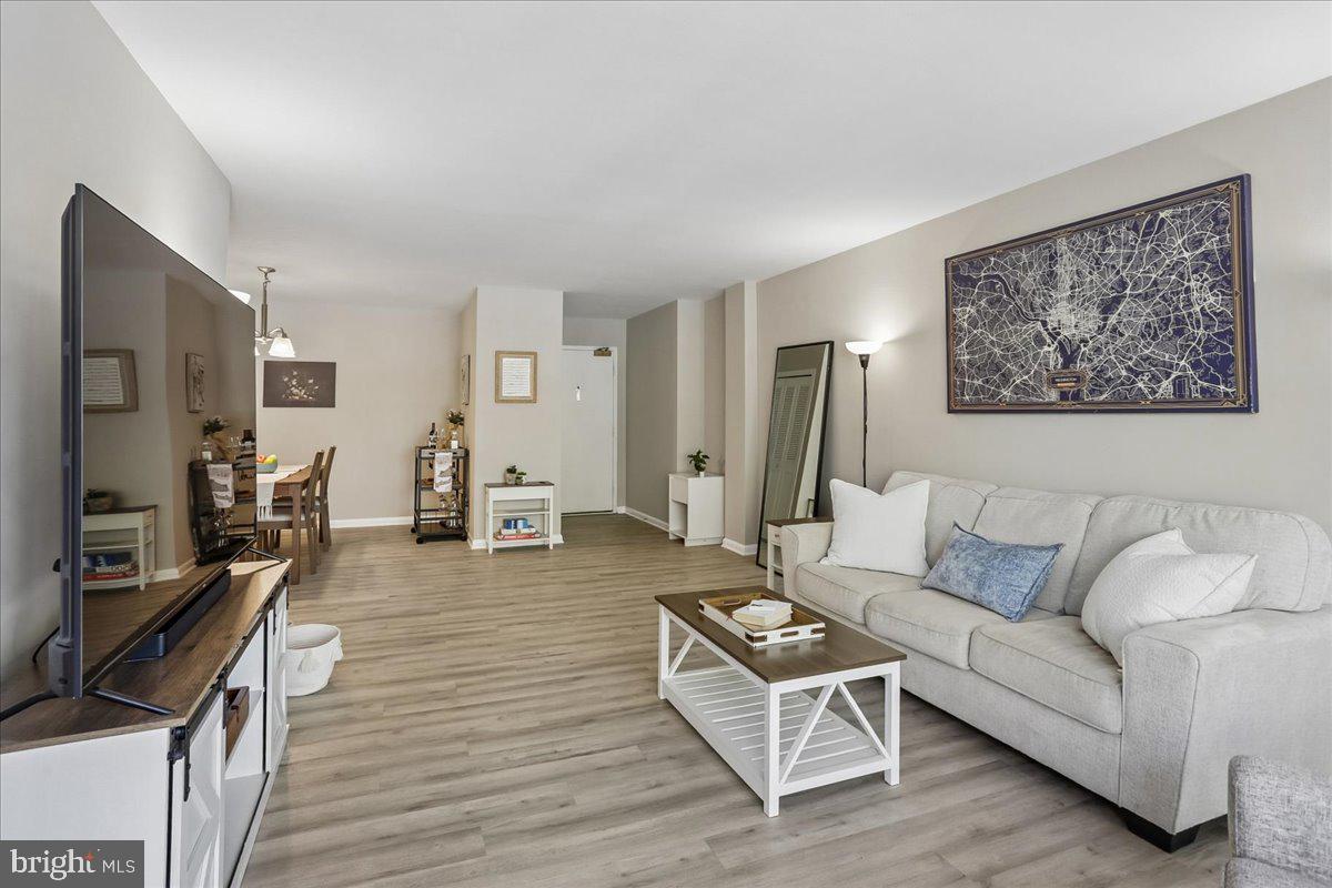 WHITEHALL - Residential