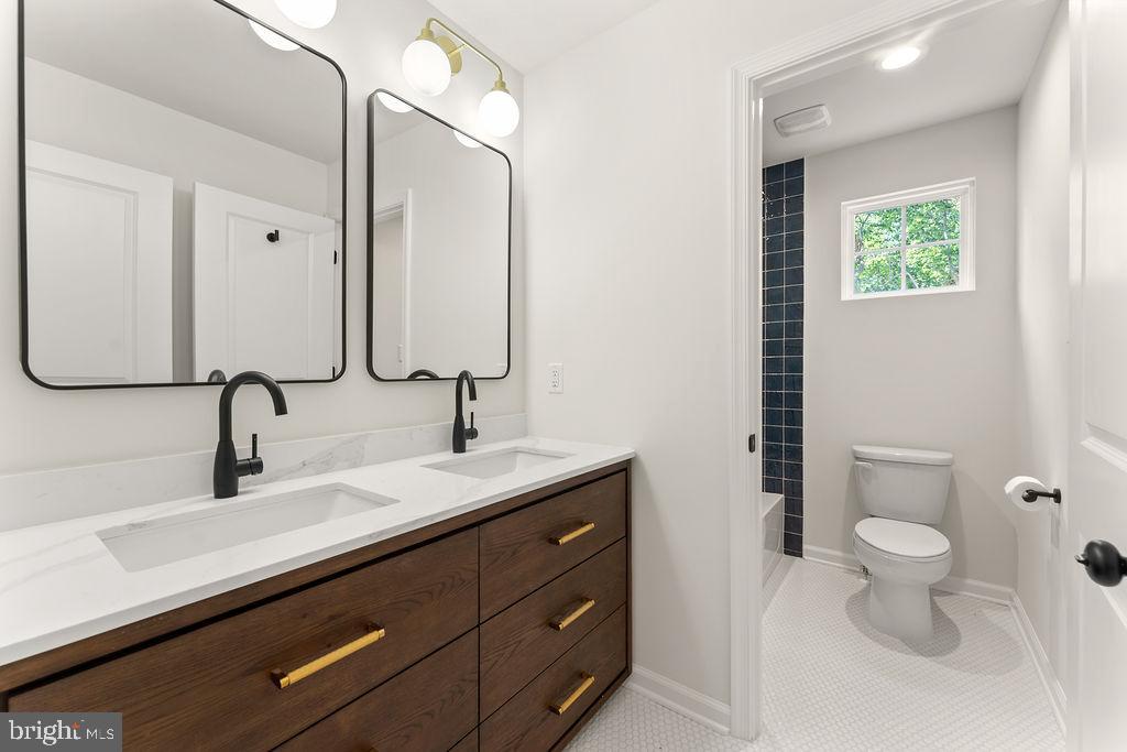 LAKE OF THE WOODS - Residential