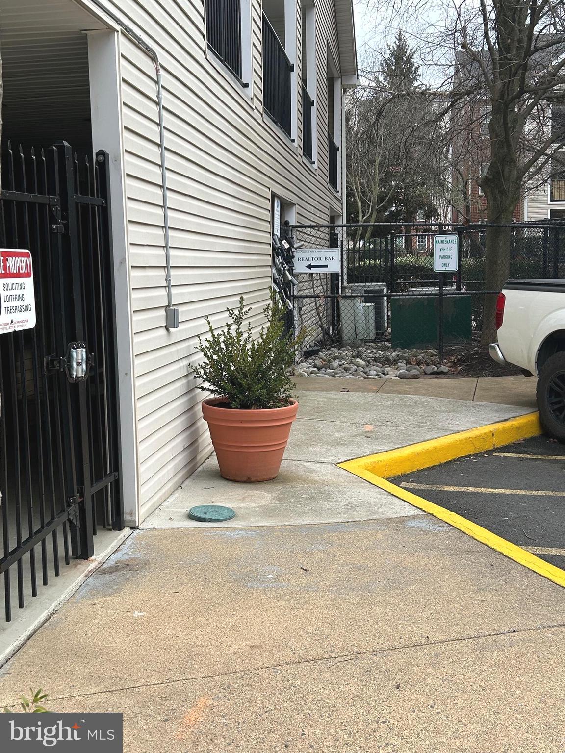 POINTE AT PARK CENTER - Residential