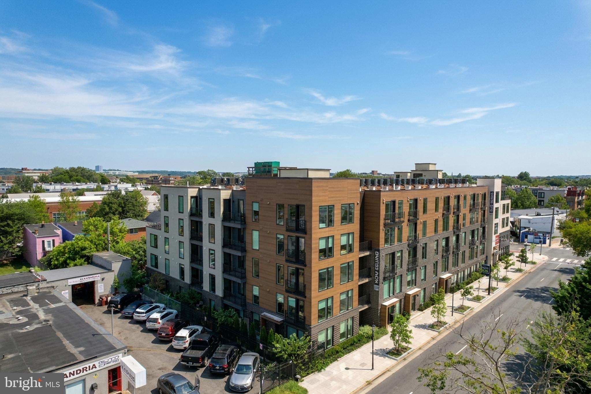 701 N HENRY STREET 206