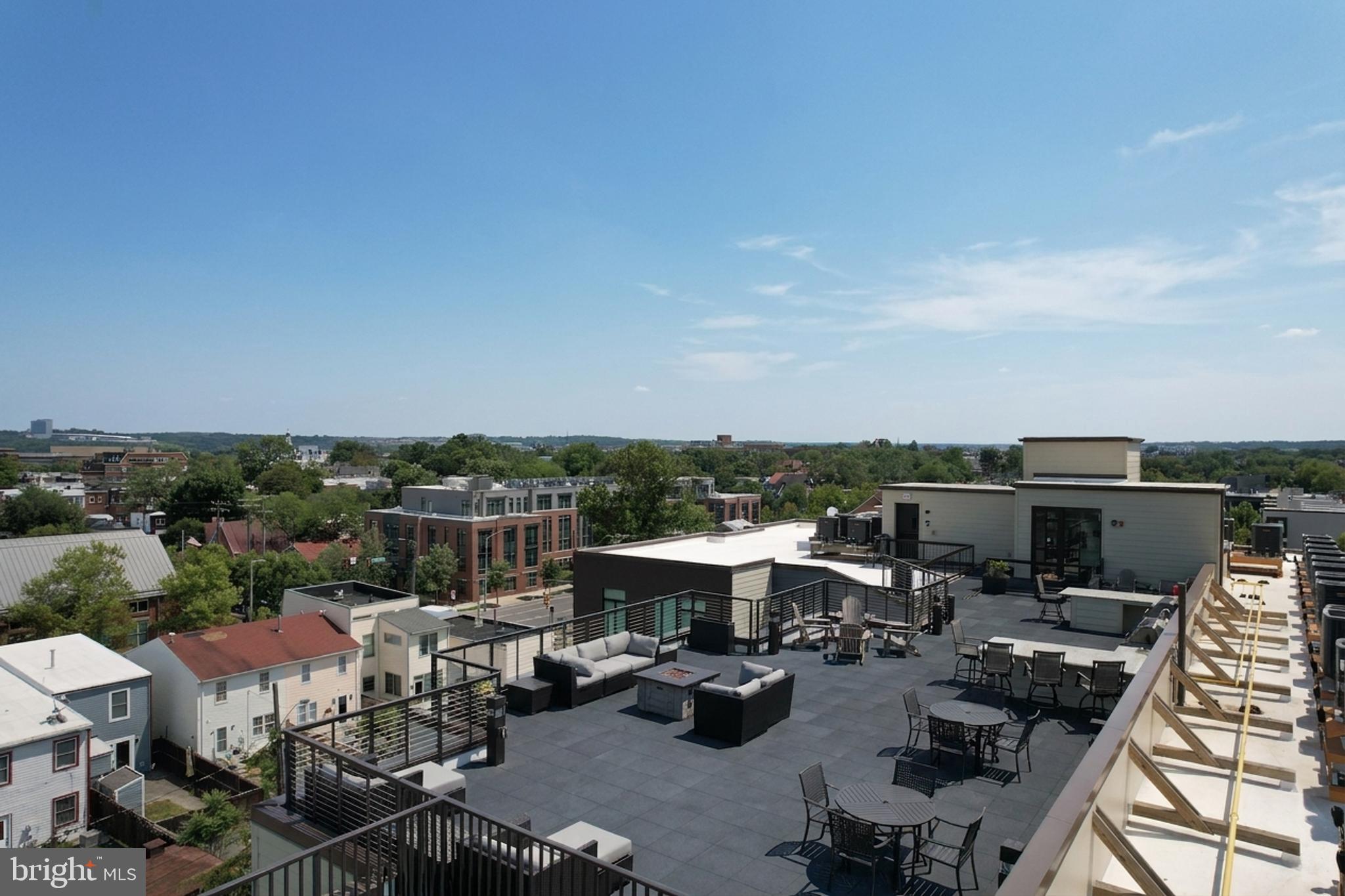 701 N HENRY STREET 206