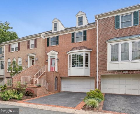 Photo of 8942 Barrowgate Court, POTOMAC, MD 20854 (MLS # MDMC2189608)