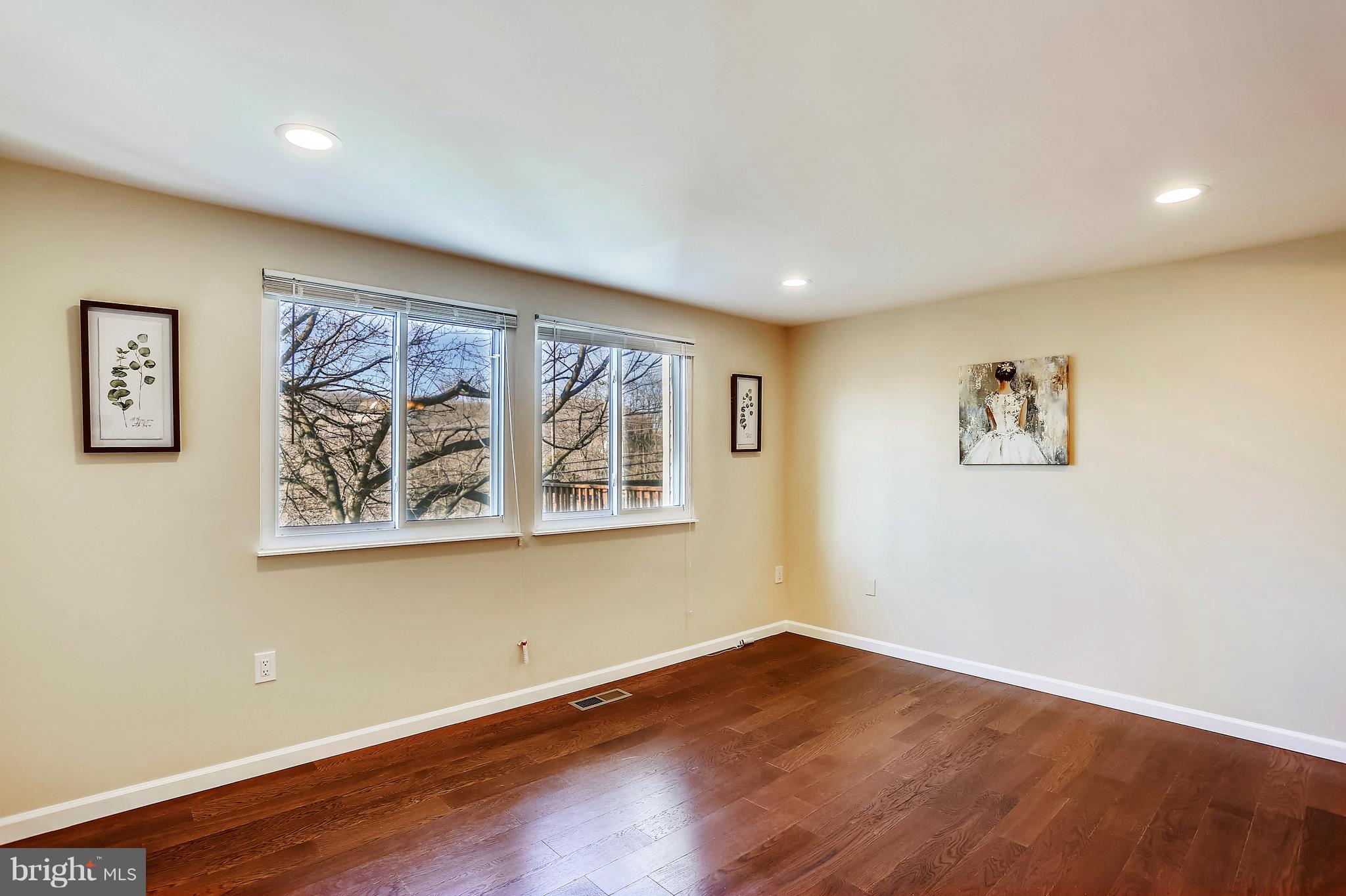 MIDDLEBROOK COMMONS - Residential