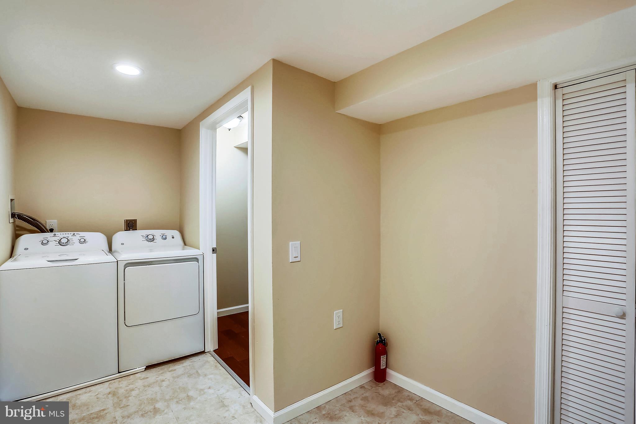 MIDDLEBROOK COMMONS - Residential