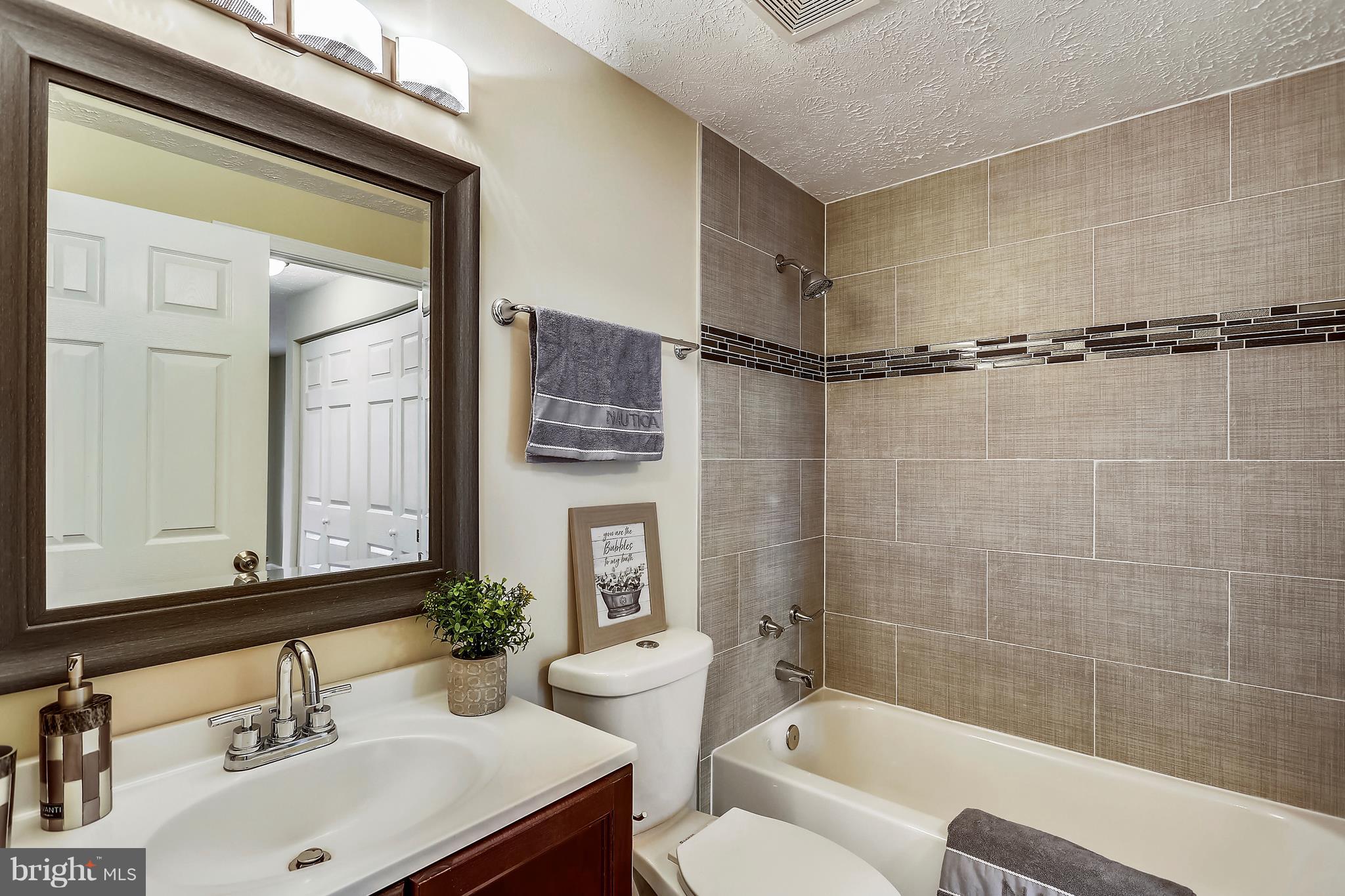 MIDDLEBROOK COMMONS - Residential